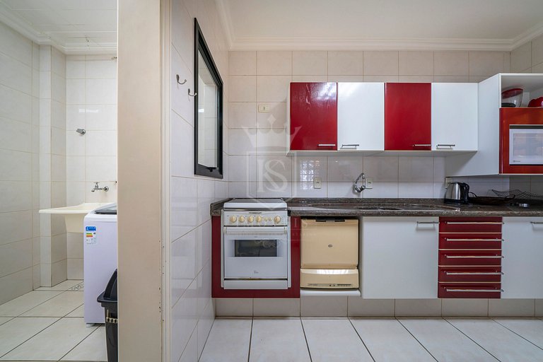 A08 - Apartamento centro Bombinhas para 8 pessoas
