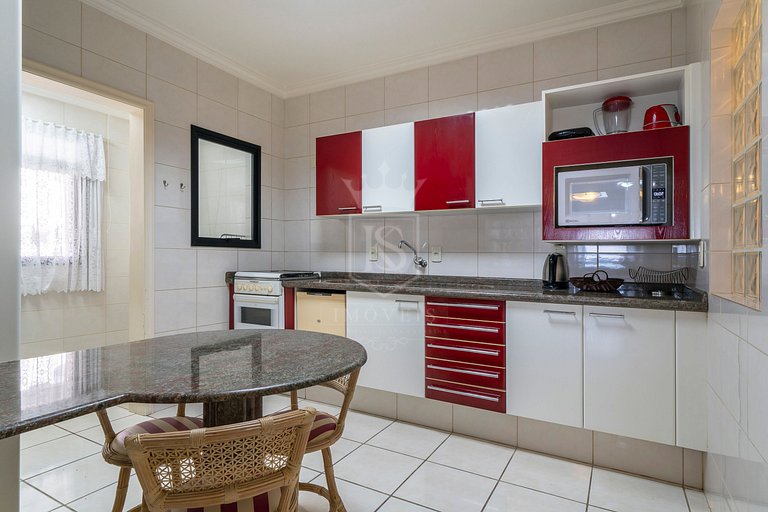 A08 - Apartamento centro Bombinhas para 8 pessoas