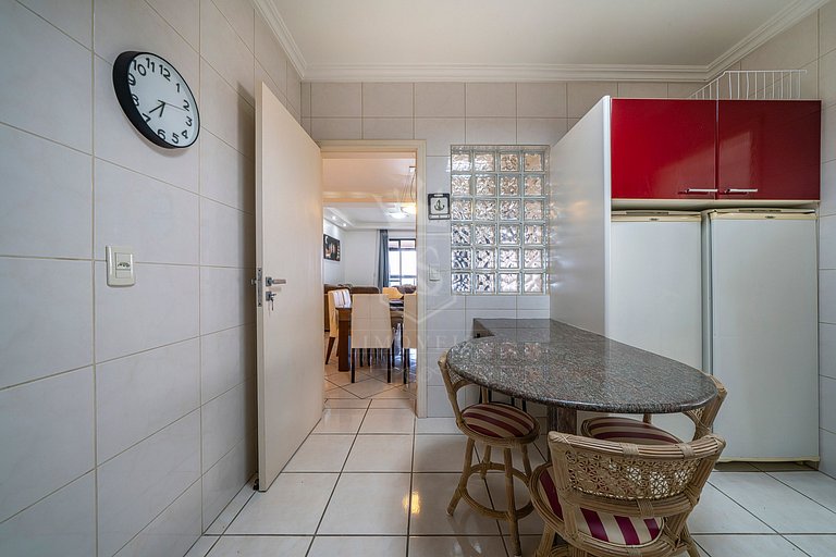 A08 - Apartamento centro Bombinhas para 8 pessoas