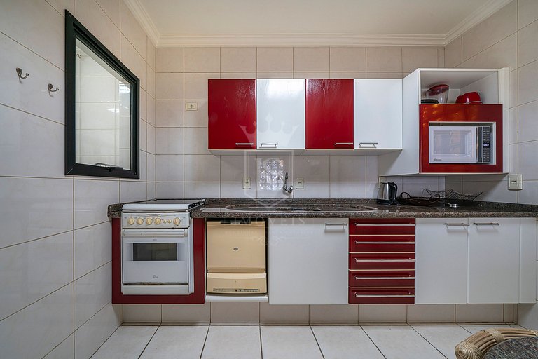 A08 - Apartamento centro Bombinhas para 8 pessoas