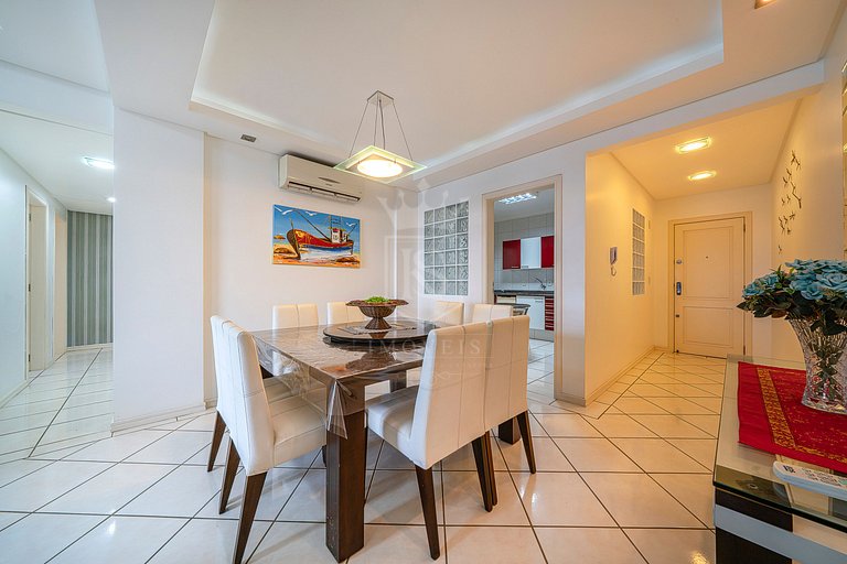 A08 - Apartamento centro Bombinhas para 8 pessoas