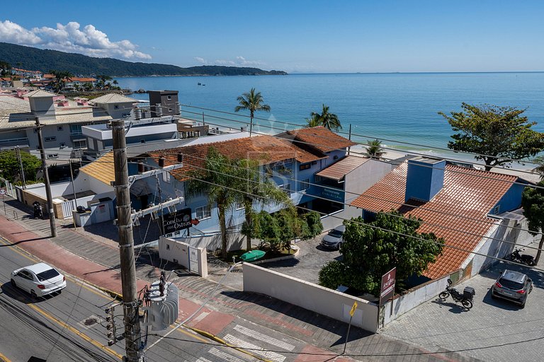 A08 - Apartamento centro Bombinhas para 8 pessoas
